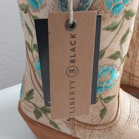 Liberty Black Vicky tan rose embroidered cowboy boots NIB